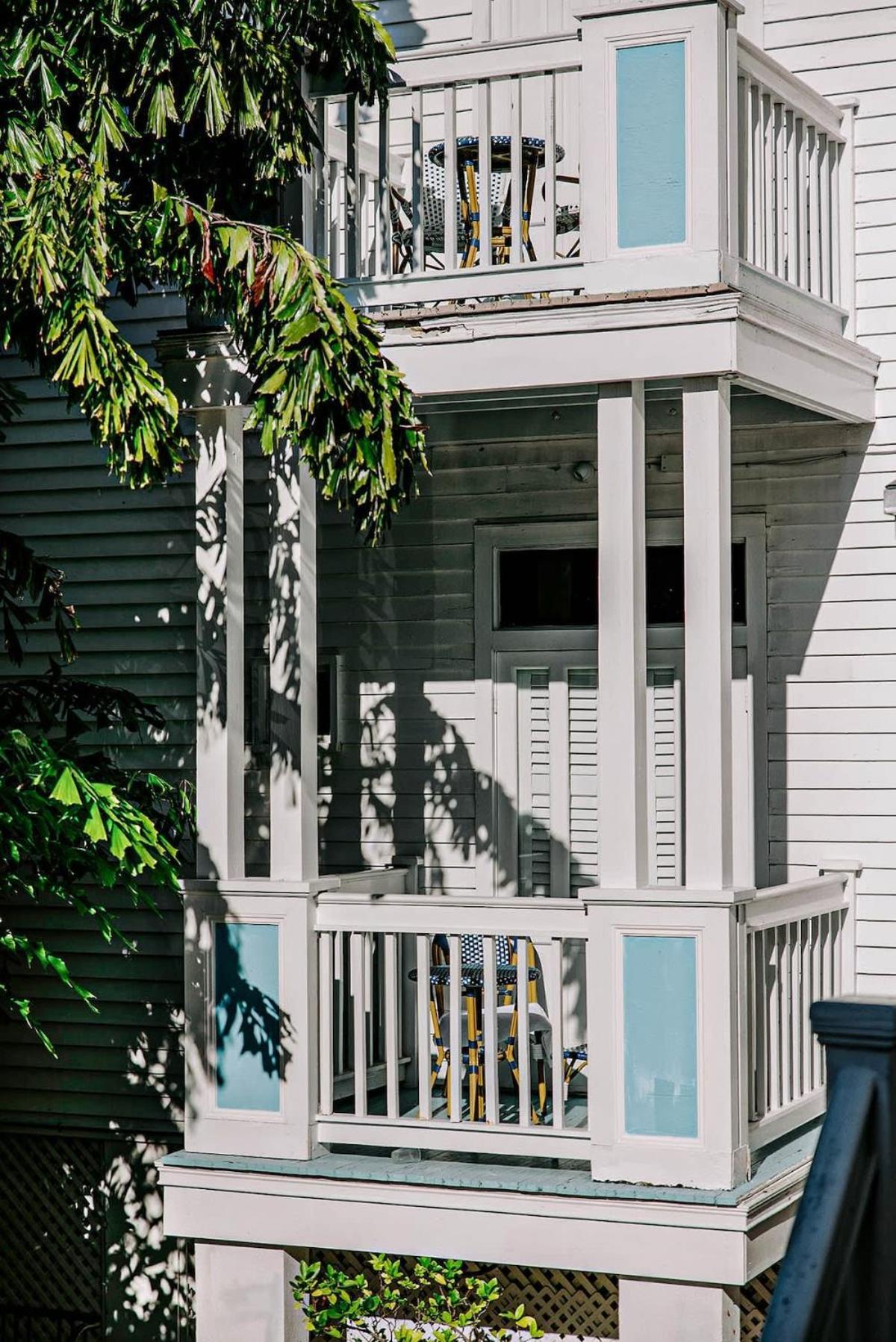 Pensão King Balcony - At House Key West